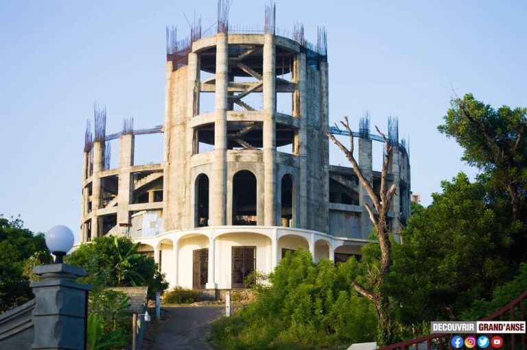 Le sanctuaire de la Médaille Miraculeuse, une construction en attente d’un miracle