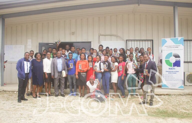 À l’occasion de la Journée internationale des droits humains, le GRADE va à la rencontre des étudiants des universités de la grand’anse