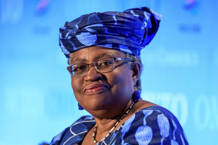 La Nigériane Ngozi Okonjo-Iweala, première femme et première africaine à la tête de l’OMC
