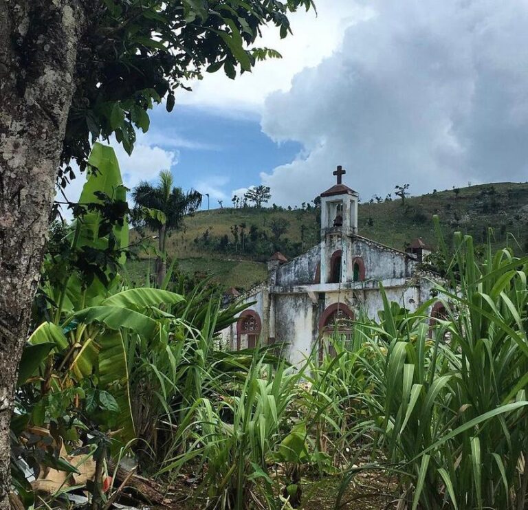 Envahis par des bandits et des incendies, des habitants de Fond-Cochon contraints de fuir leurs maisons