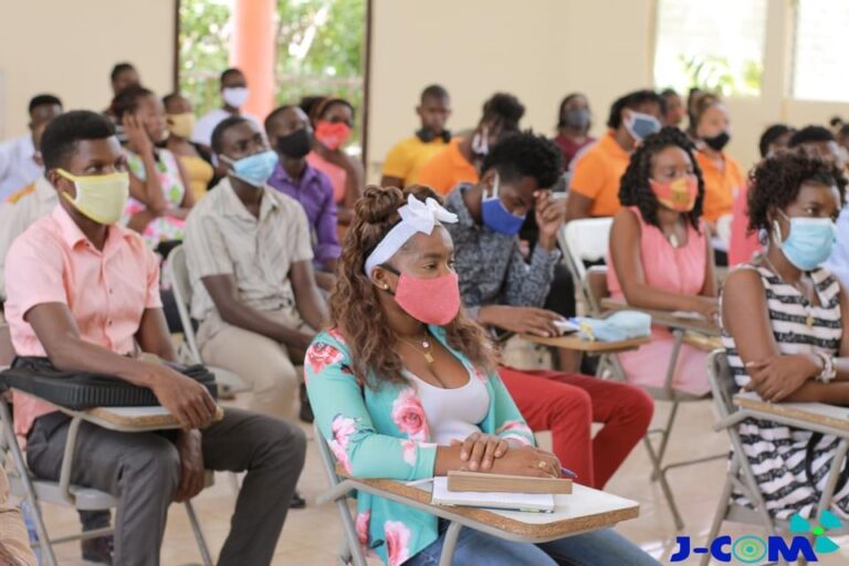 Succès du séminaire sur la communication