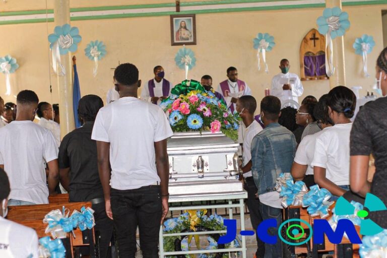 Émouvantes Funérailles du rappeur Jhon Last