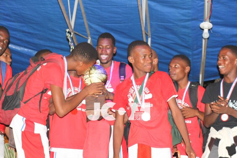 Le « Roi Penpen » a tenu parole, il offre son premier titre à Collège Sacré cœur de Jérémie