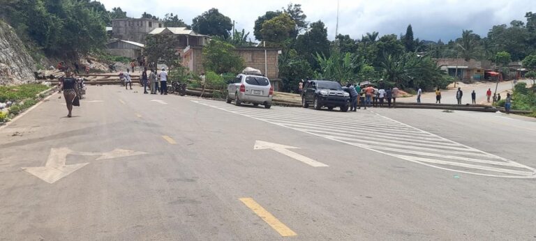 Beaumont : des barricades érigées et des axes routiers bloqués