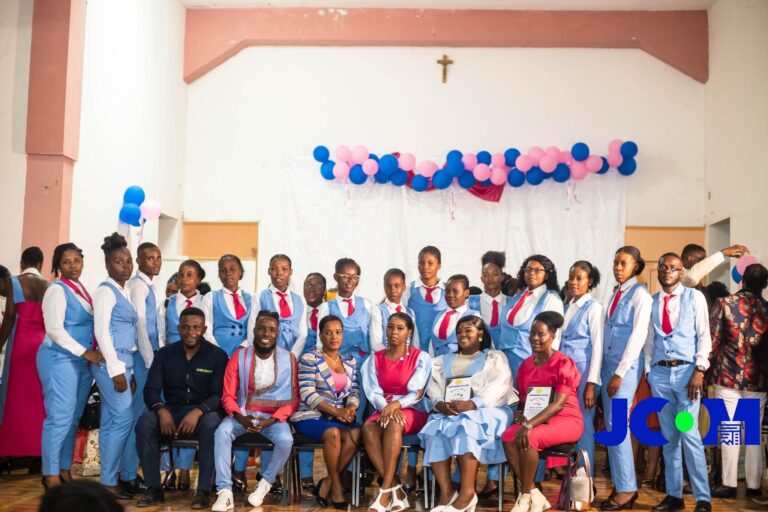 Soirée de remise des diplômes aux étudiants de la 2ème promotion de la Maison de Haute Couture MJ Collection