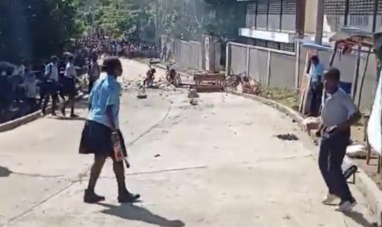 Affrontements à l’Anse-d’Hainault entre élèves et policiers